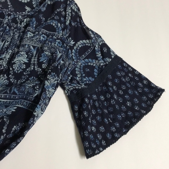 Bila cold-shoulder blue Boho top with bell sleeves - Picture 5 of 10